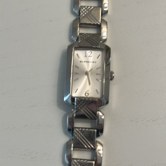 Burberry Heritage Luxury Womens Square Watch Beige Dial BU4212 7” - Picture 9 of 15